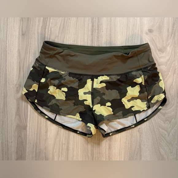 Lululemon Speed Up Short 2.5”Low Rise Heritage 365 Camo Crispin Green Multi Sz 4 - Picture 6 of 9